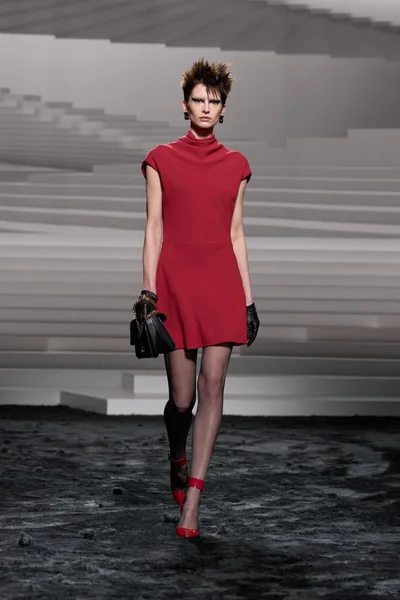 Look 10